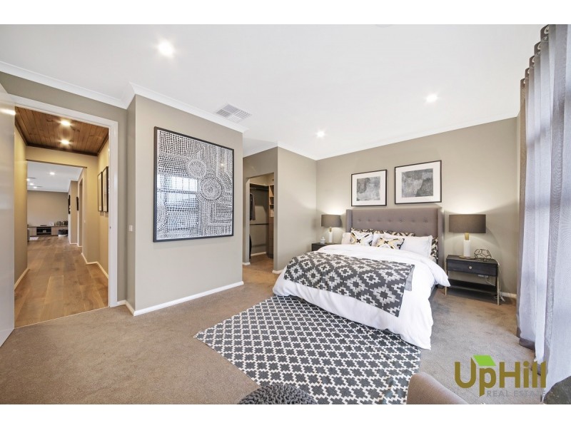 12 LUCINDA LANE, Cranbourne North VIC 3977