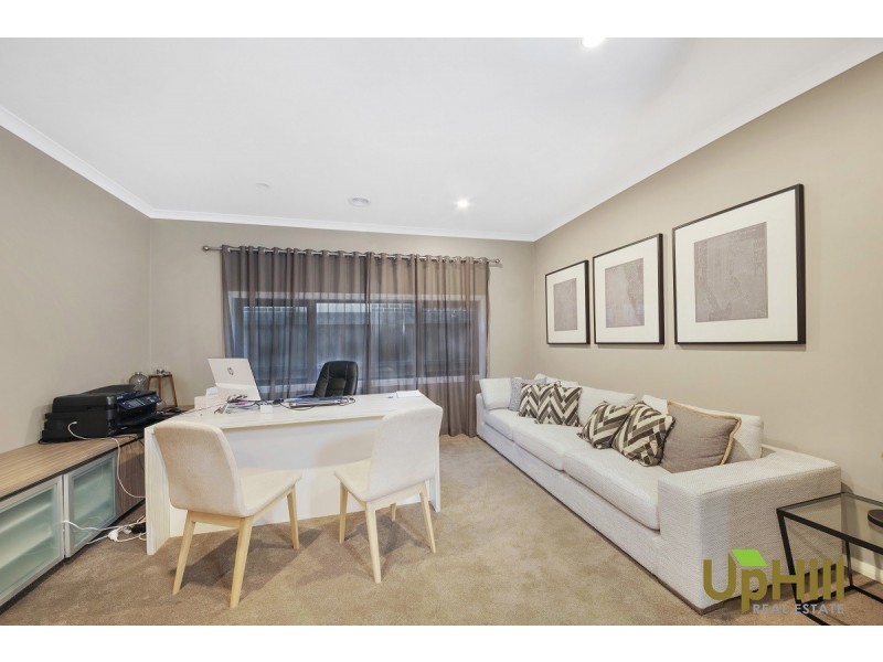 12 LUCINDA LANE, Cranbourne North VIC 3977