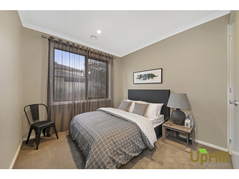 12 LUCINDA LANE, Cranbourne North VIC 3977