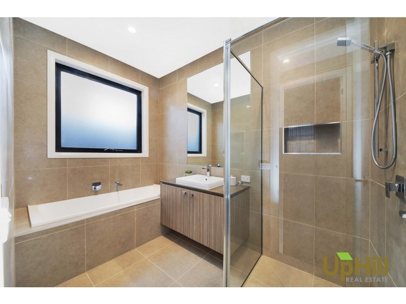 12 LUCINDA LANE, Cranbourne North VIC 3977