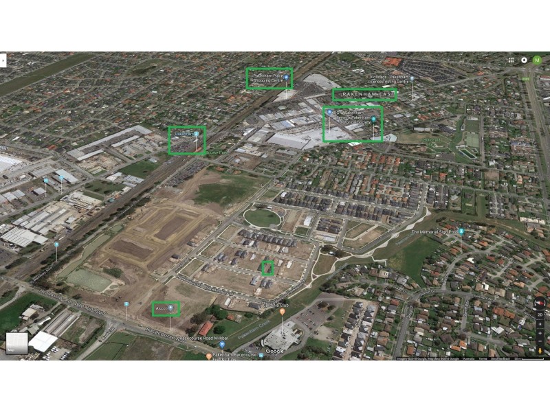 18 MAYWOOD STREET, Pakenham VIC 3810