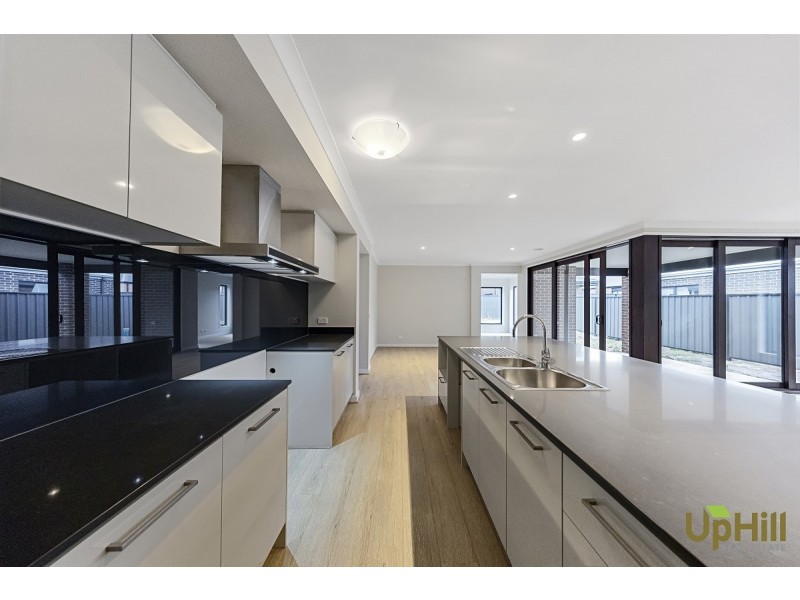 18 KAMALA ROAD, Clyde North VIC 3978