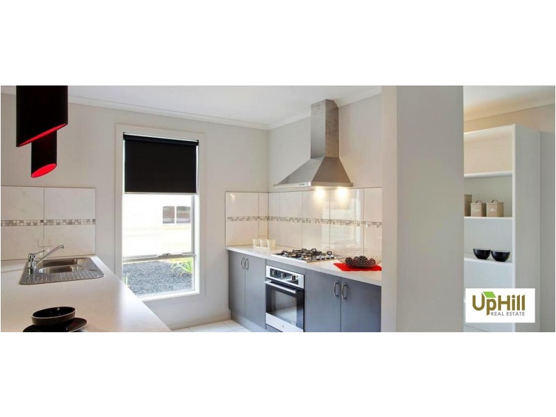 17 LANGSHAN ROAD, Clyde North VIC 3978