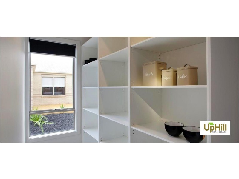 17 LANGSHAN ROAD, Clyde North VIC 3978