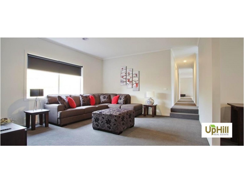 17 LANGSHAN ROAD, Clyde North VIC 3978