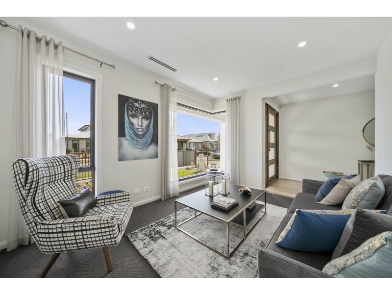 28 MURPHY STREET, Clyde North VIC 3978