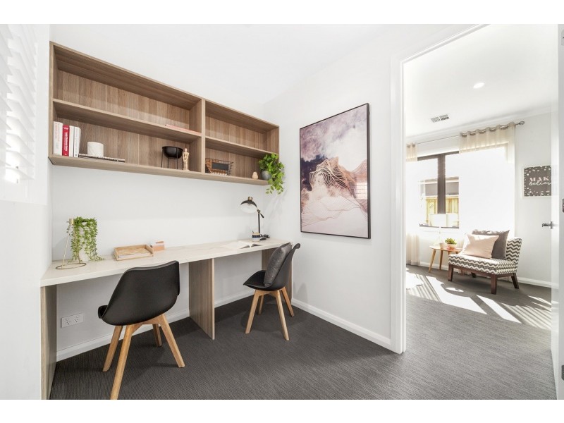 28 MURPHY STREET, Clyde North VIC 3978