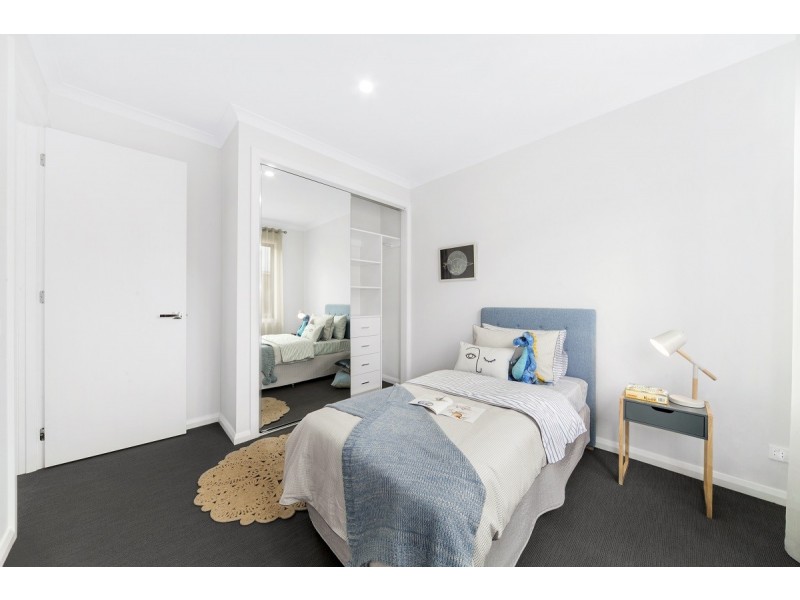 28 MURPHY STREET, Clyde North VIC 3978