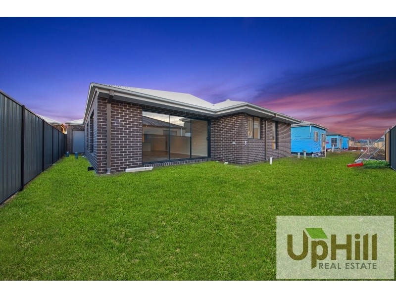 20 DESTINY DRIVE, Cranbourne North VIC 3977