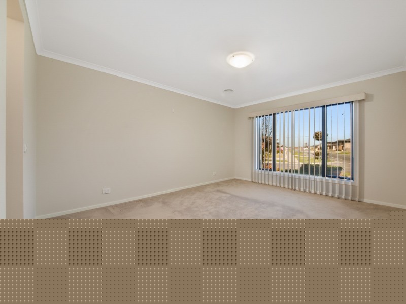 47 RIVERSTONE BOULEVARD, Clyde North VIC 3978