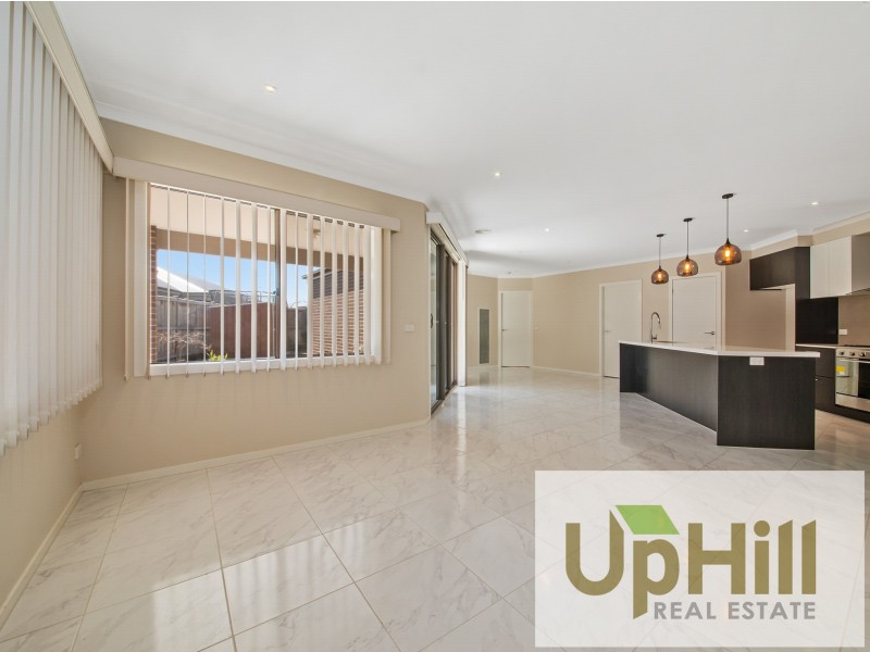 47 RIVERSTONE BOULEVARD, Clyde North VIC 3978