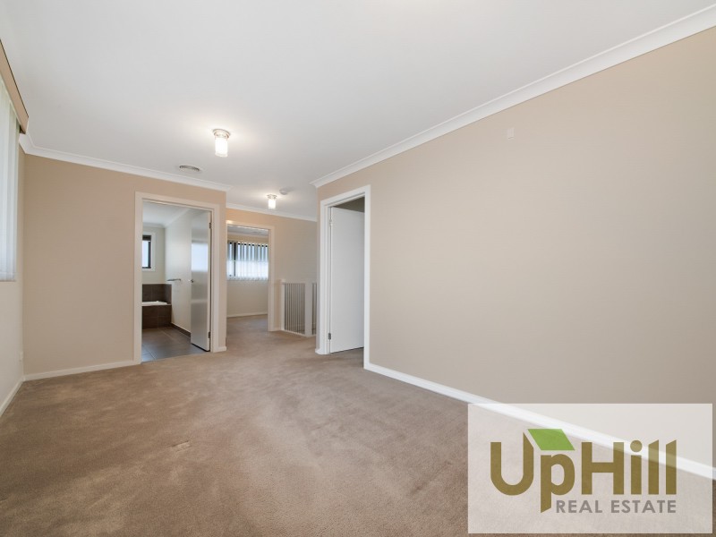 47 RIVERSTONE BOULEVARD, Clyde North VIC 3978