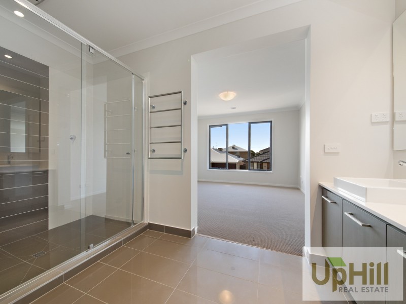 24 REVELWOOD WAY, Clyde North VIC 3978