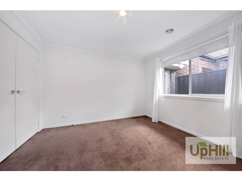 4 ARLINGTON AVENUE, Pakenham VIC 3810