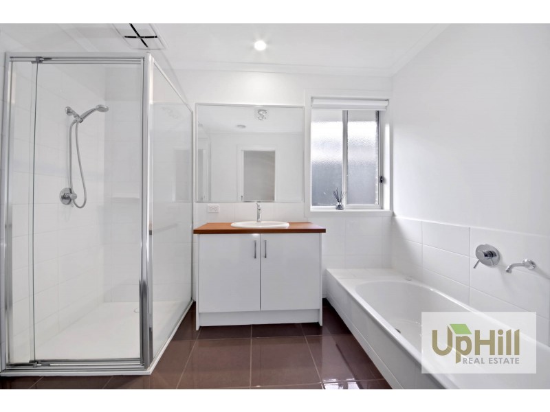 4 ARLINGTON AVENUE, Pakenham VIC 3810