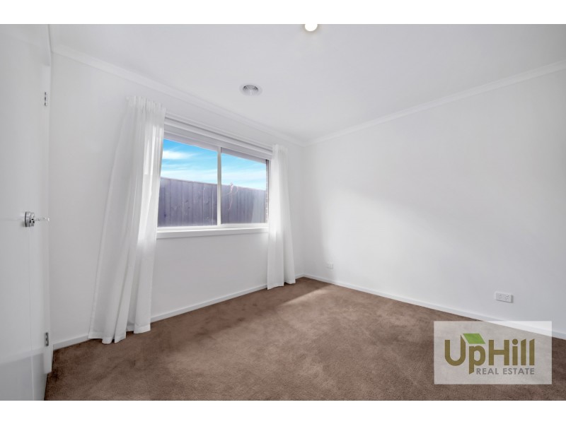 4 ARLINGTON AVENUE, Pakenham VIC 3810