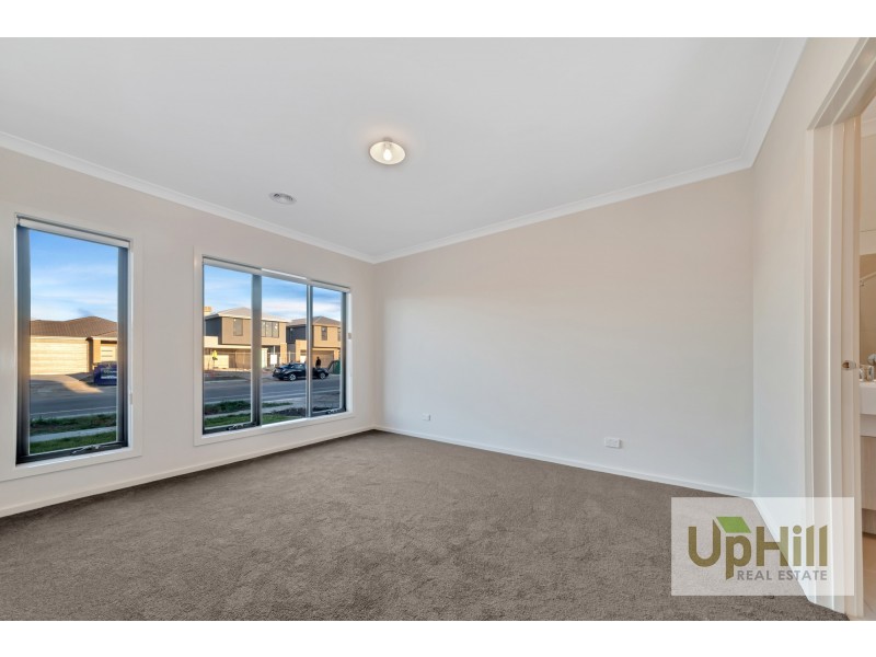 92 FIORELLI BOULEVARD, Cranbourne East VIC 3977