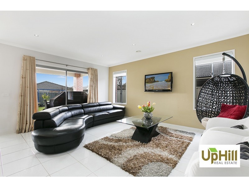 30 BRADFORD DRIVE, Cranbourne East VIC 3977