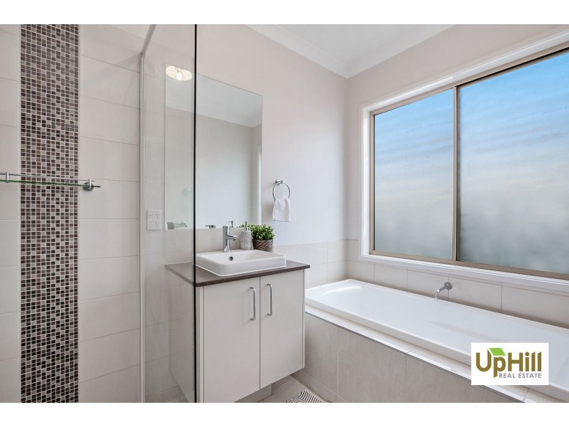 7 Fuji Street, Clyde North VIC 3978