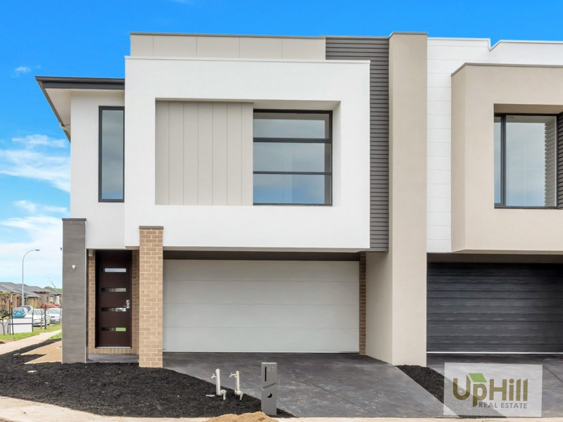 47A Glenrose Boulevard, Clyde North VIC 3978