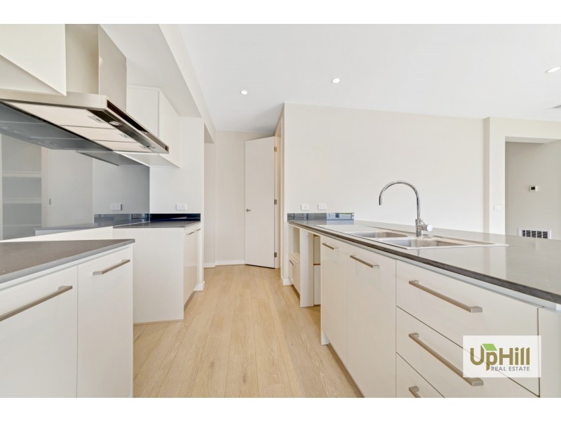 47A Glenrose Boulevard, Clyde North VIC 3978