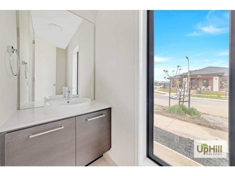 47A Glenrose Boulevard, Clyde North VIC 3978