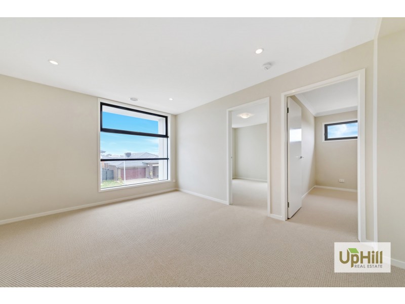 47A Glenrose Boulevard, Clyde North VIC 3978