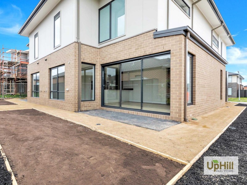 47A Glenrose Boulevard, Clyde North VIC 3978