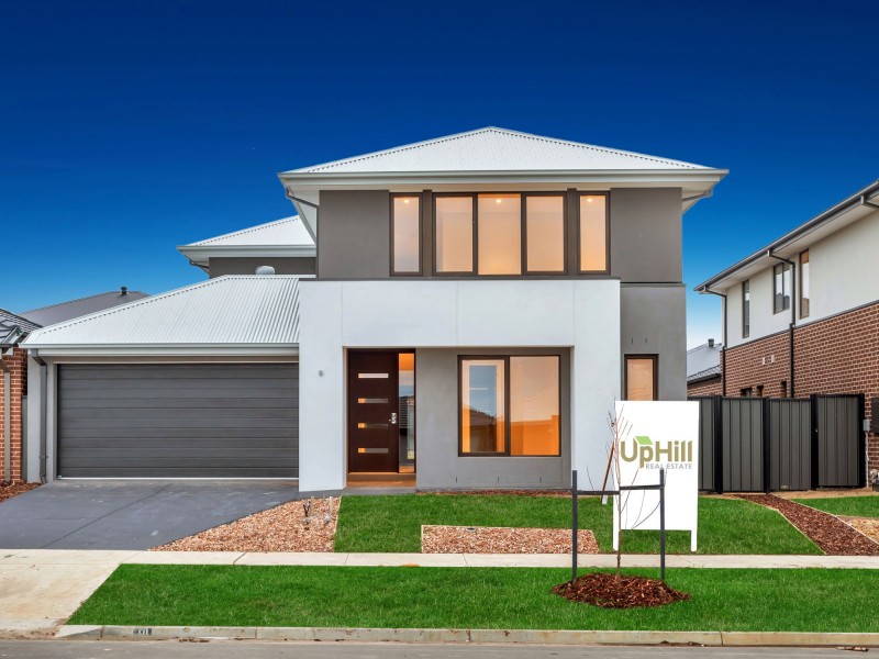 10 Epsom Lane, Cranbourne North VIC 3977