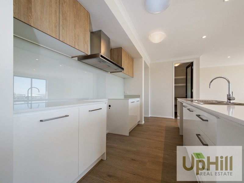 20 REVELWOOD WAY, Clyde North VIC 3978