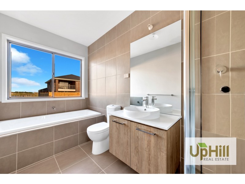 47 GRANDSTAND CRESCENT, Clyde North VIC 3978