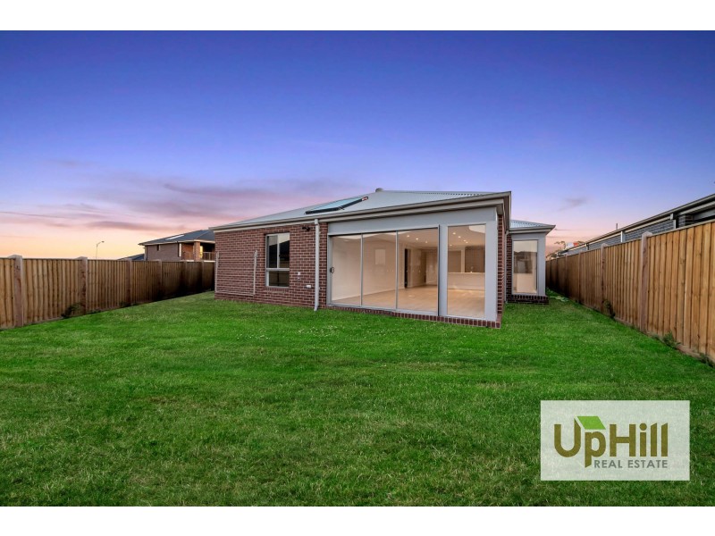 47 GRANDSTAND CRESCENT, Clyde North VIC 3978