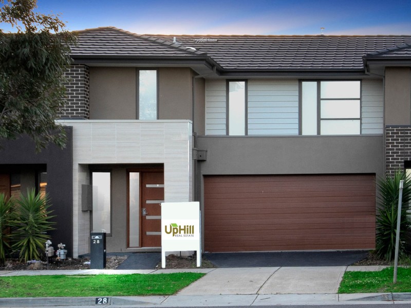 28 SELANDRA BOULEVARD, Clyde North VIC 3978