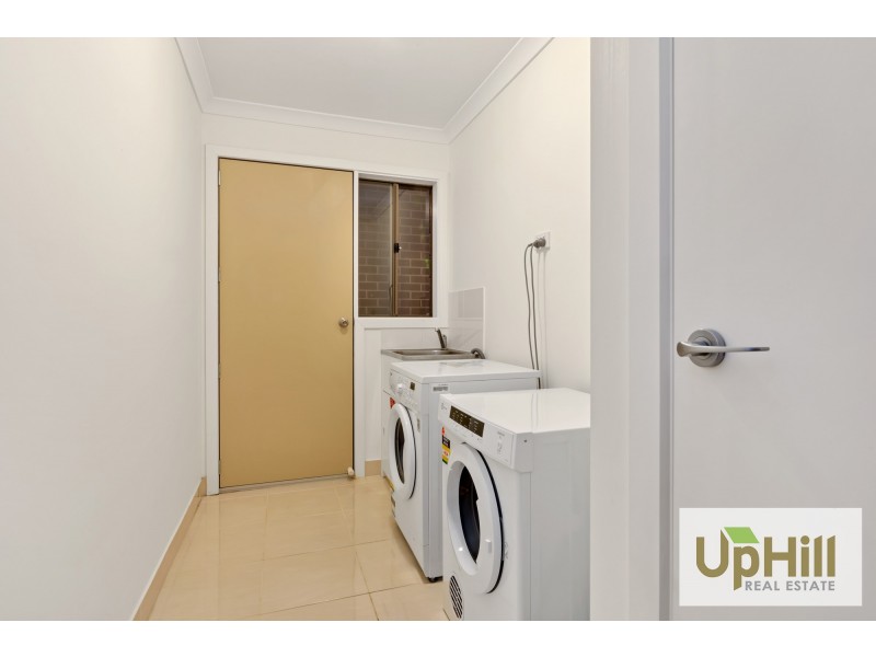 6 SALERNO WAY, Clyde North VIC 3978