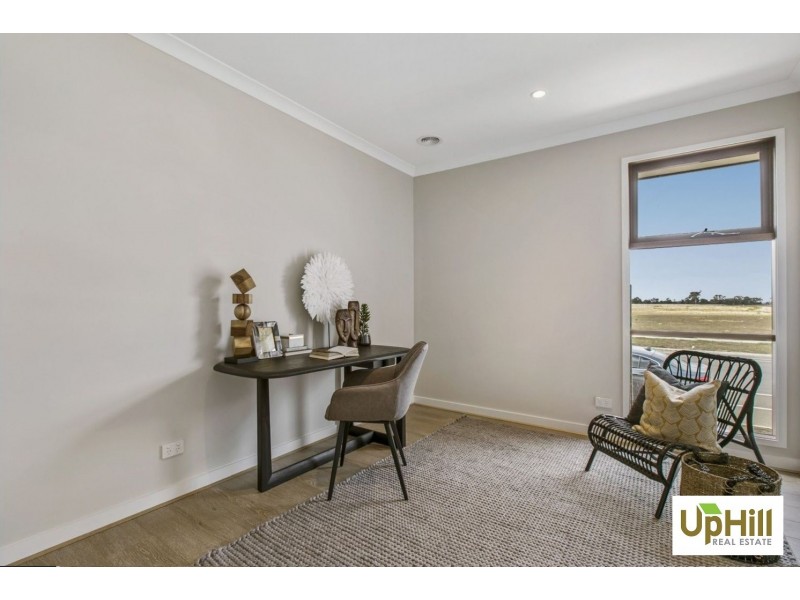 1 Copabella Circuit, Clyde North VIC 3978
