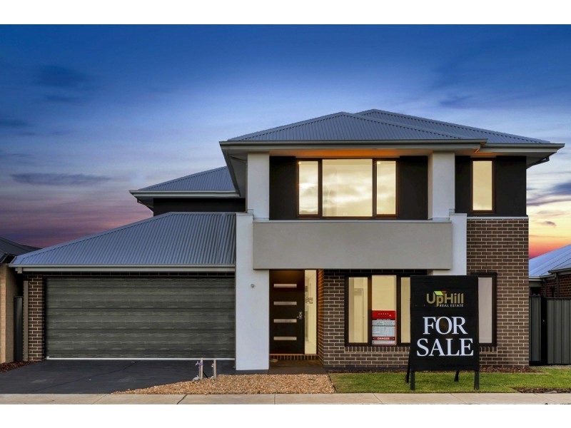 8 Ferdinand Drive, Clyde North VIC 3978