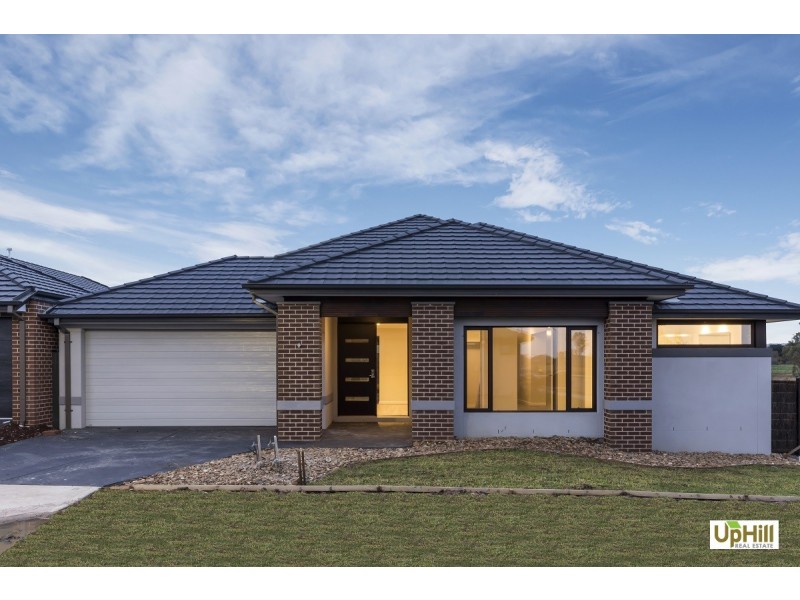 25 Epsom Lane, Cranbourne North VIC 3977