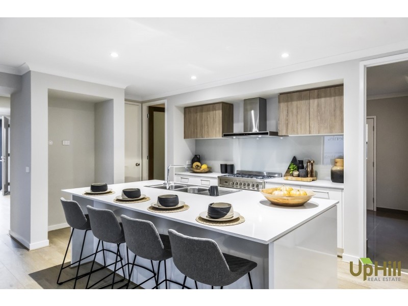 25 Epsom Lane, Cranbourne North VIC 3977