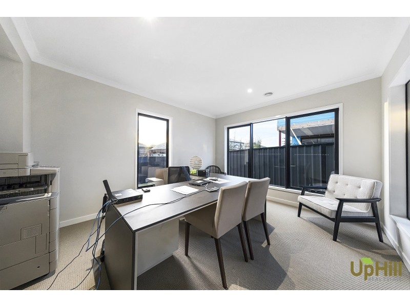 25 Epsom Lane, Cranbourne North VIC 3977
