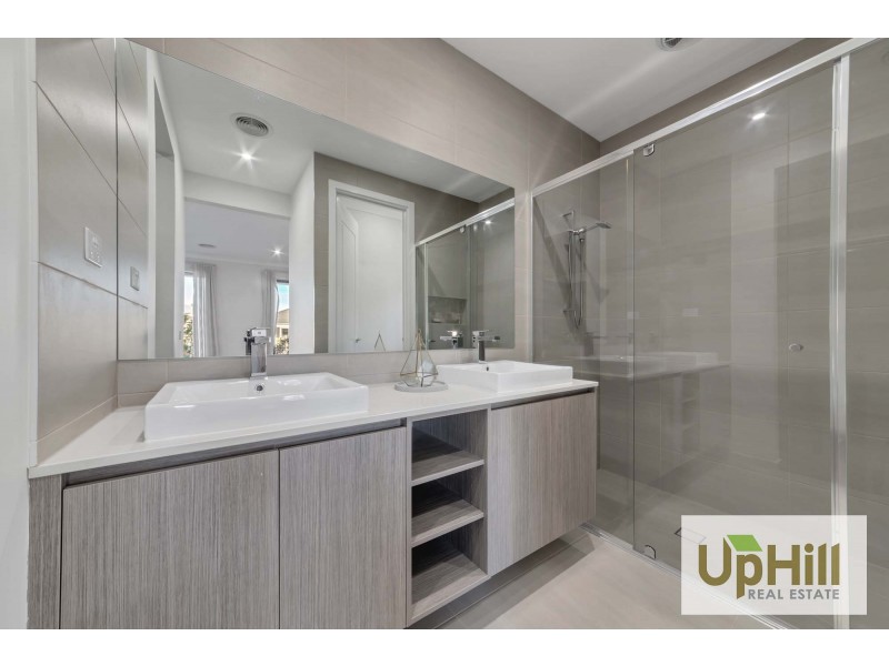 26 MURPHY STREET, Clyde North VIC 3978