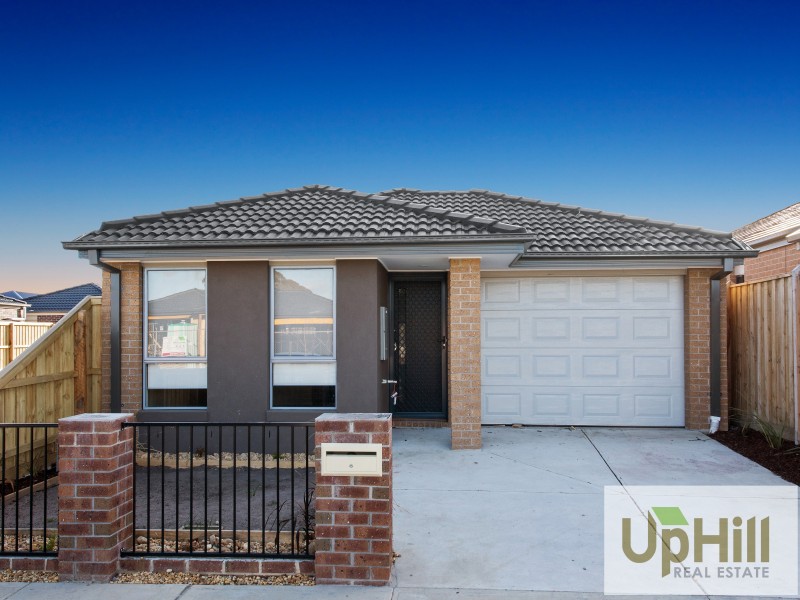 37 Moroak Crescent, Clyde North VIC 3978