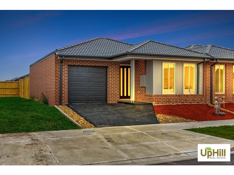 19 SWALLOWTAIL AVENUE, Clyde North VIC 3978