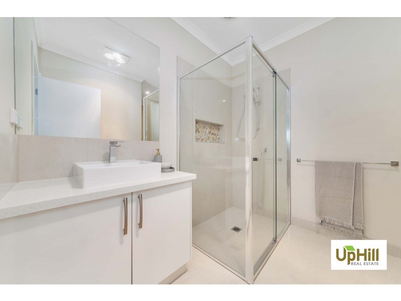 19 SWALLOWTAIL AVENUE, Clyde North VIC 3978