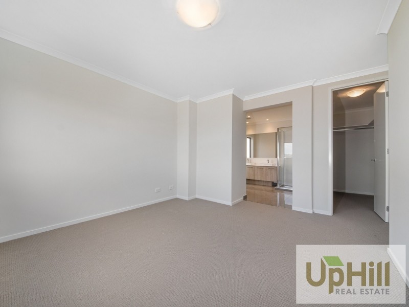 18 REVELWOOD WAY, Clyde North VIC 3978