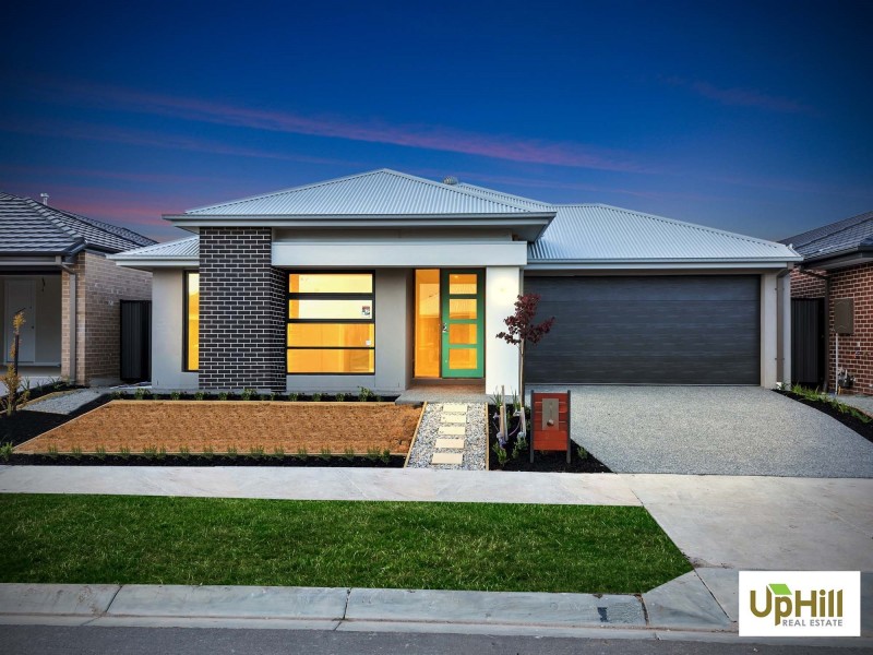 24 EPSOM LANE, Cranbourne North VIC 3977
