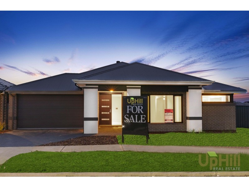 13 COPABELLA CIRCUIT, Clyde North VIC 3978