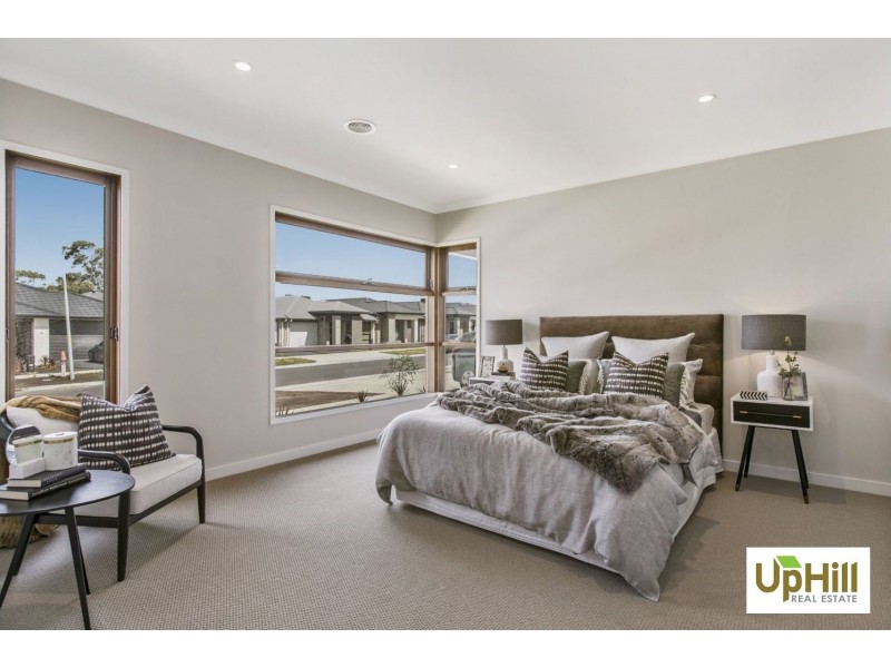 13 COPABELLA CIRCUIT, Clyde North VIC 3978