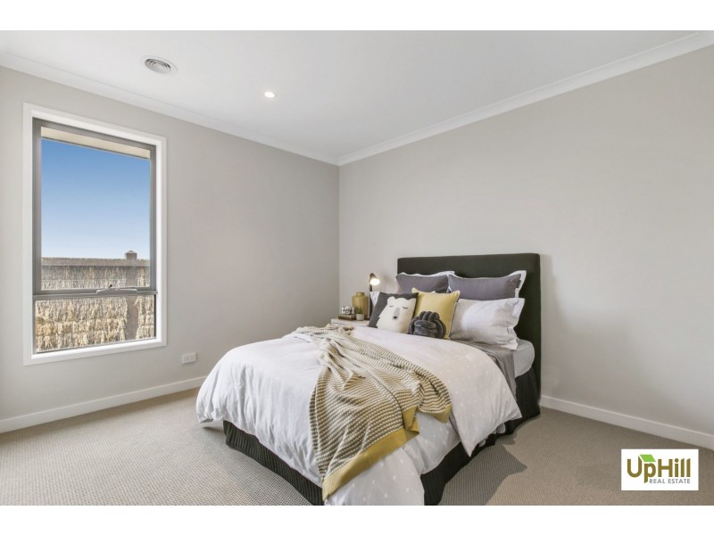 13 COPABELLA CIRCUIT, Clyde North VIC 3978