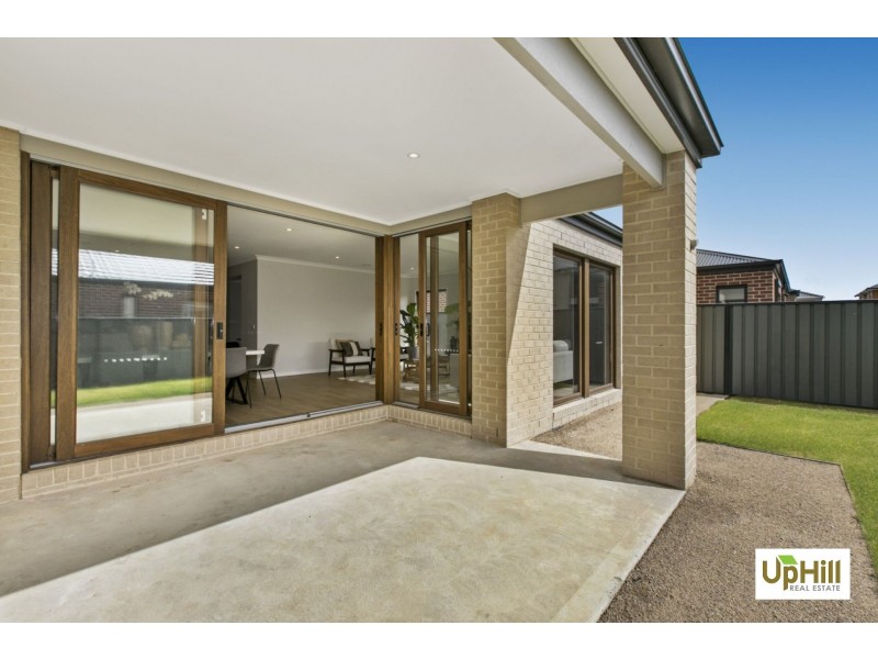 13 COPABELLA CIRCUIT, Clyde North VIC 3978