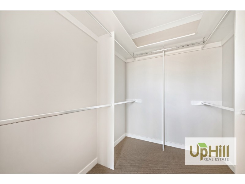 47 GRANDSTAND CRESCENT, Clyde North VIC 3978